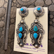 Load image into Gallery viewer, Earrings - turquoise