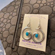 Load image into Gallery viewer, Earrings - turquoise